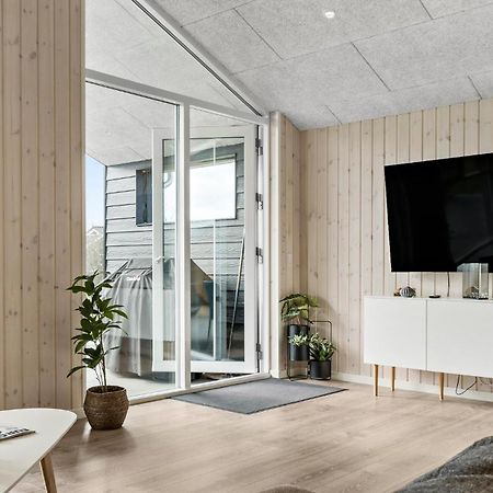 Beautiful Home In Tarm With Sauna エクステリア 写真