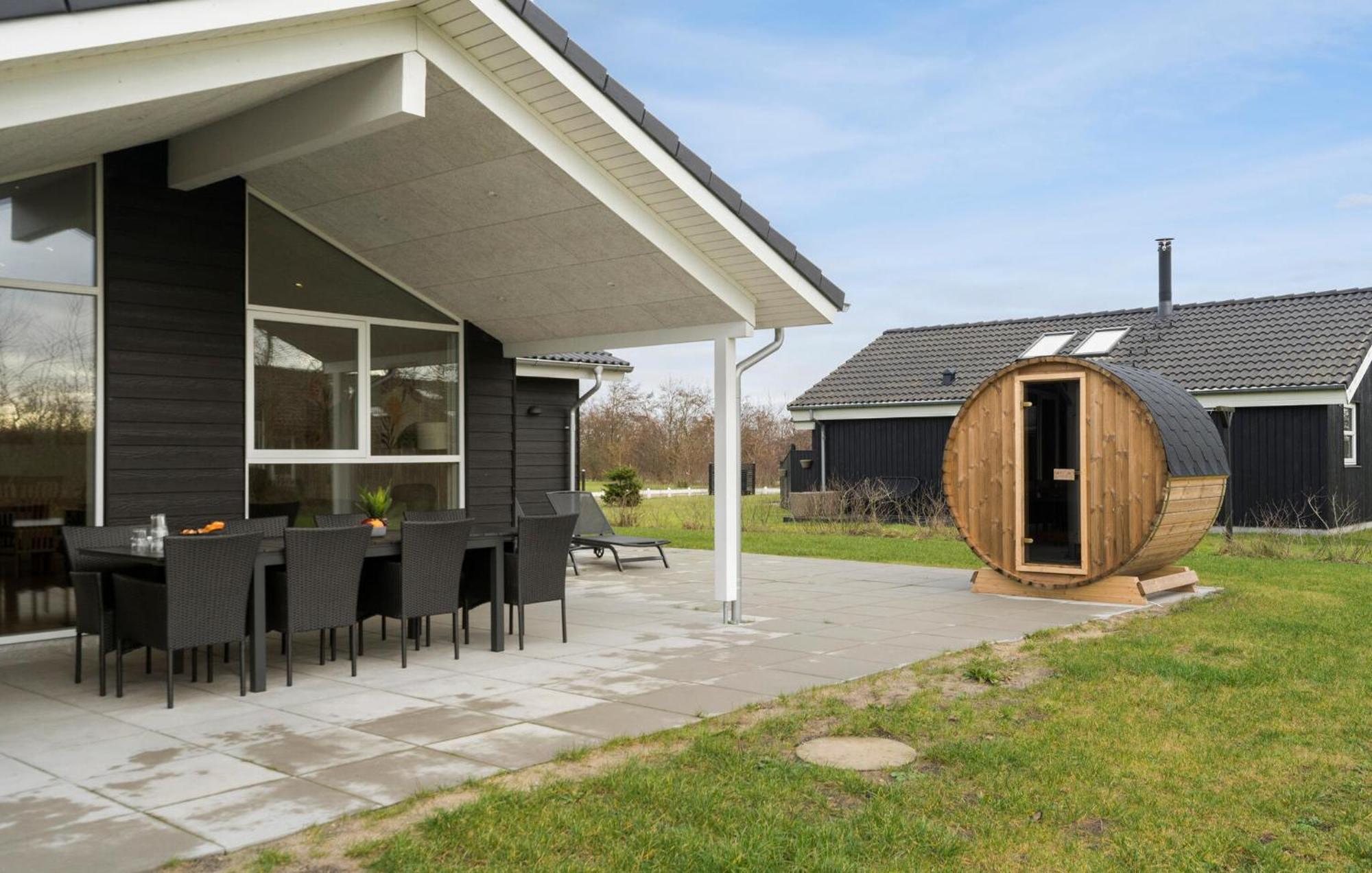 Beautiful Home In Tarm With Sauna エクステリア 写真