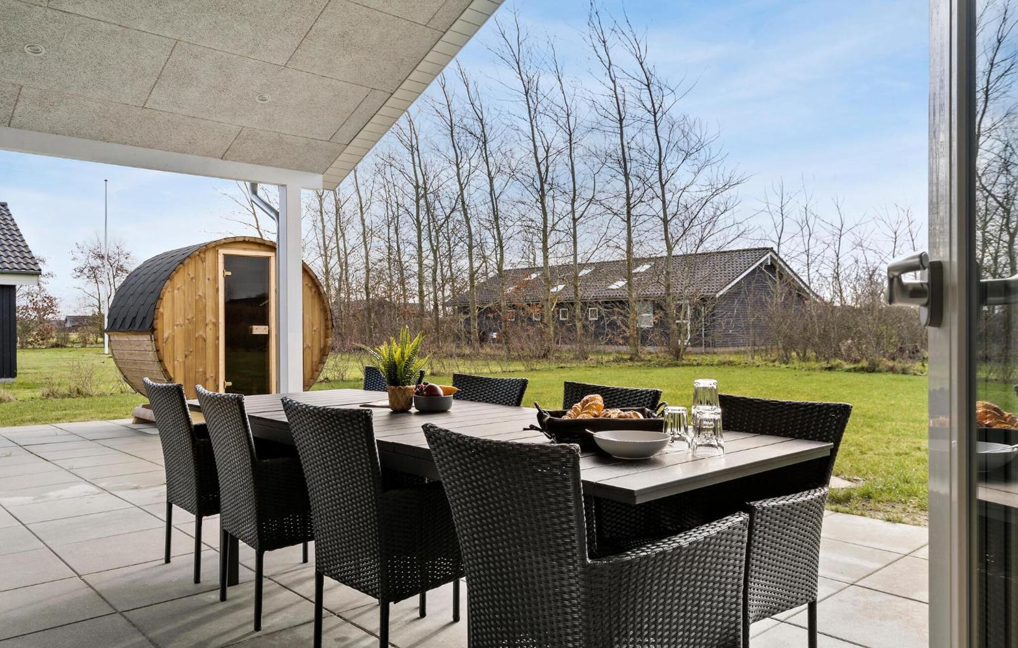 Beautiful Home In Tarm With Sauna エクステリア 写真